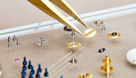 沈阳积家指定维修门店打开表壳